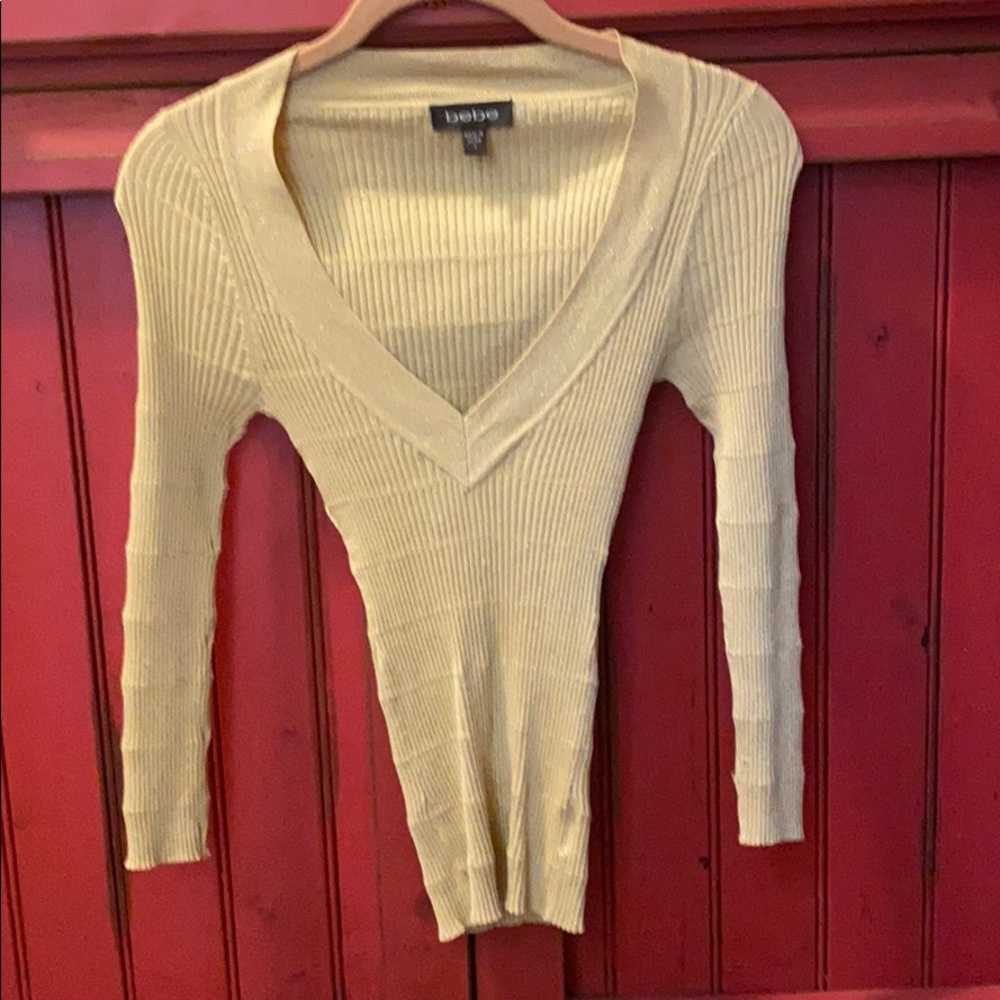 Women’s BEBE vneck casual sweater!